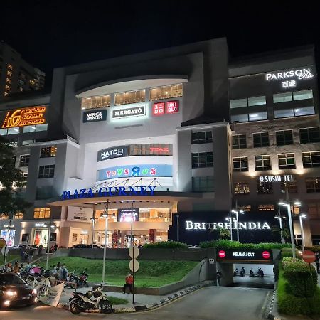 MG Casa Inn - Mutiara Gurney George Town Bagian luar foto