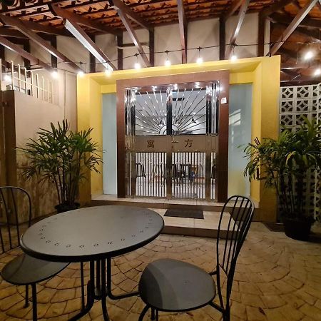 MG Casa Inn - Mutiara Gurney George Town Bagian luar foto