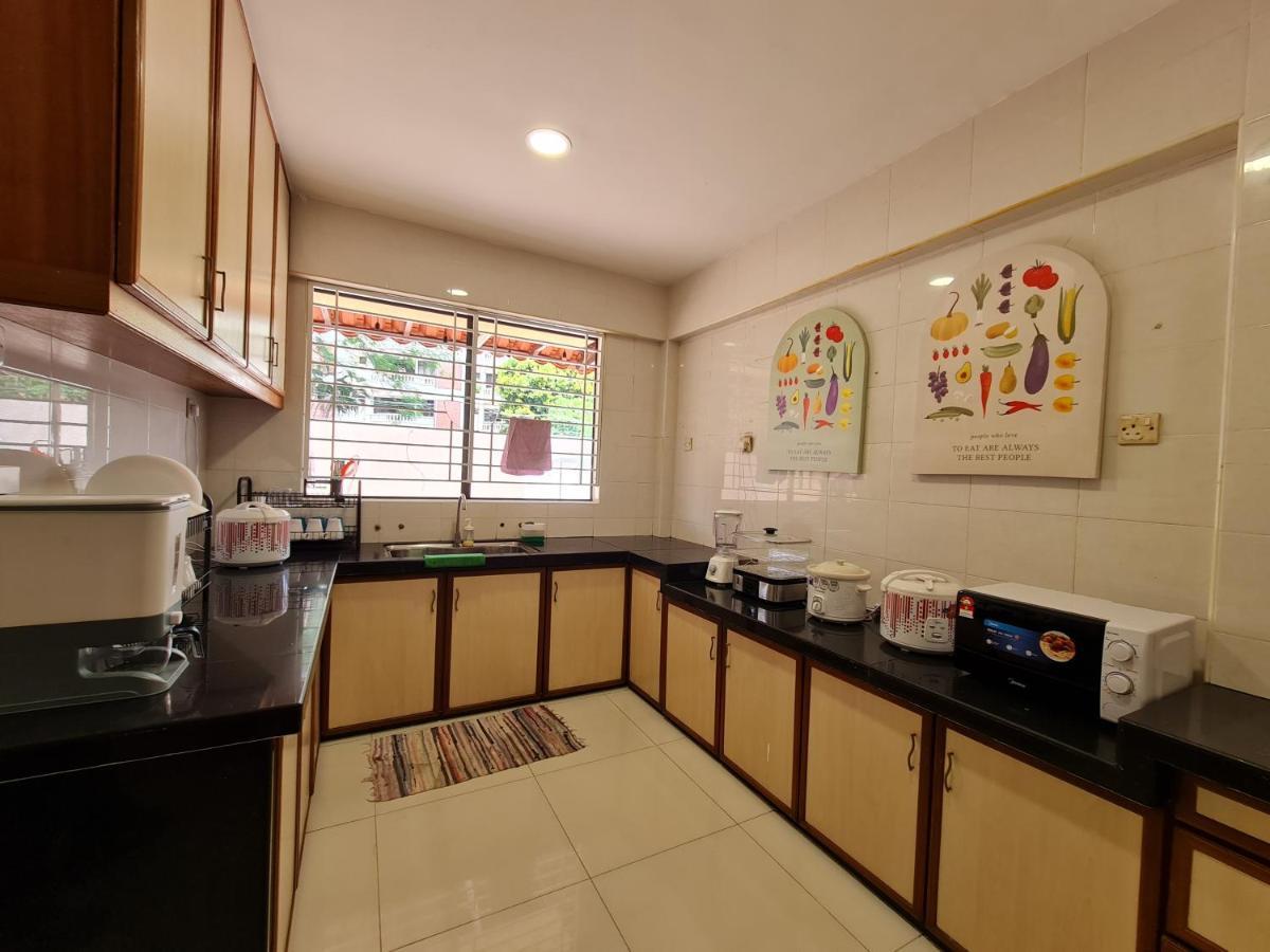 MG Casa Inn - Mutiara Gurney George Town Bagian luar foto